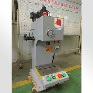 力位移液压机：精密制造的得力助手